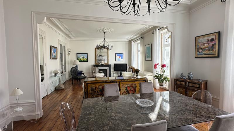 Appartement - 153 m² - 6 pièces