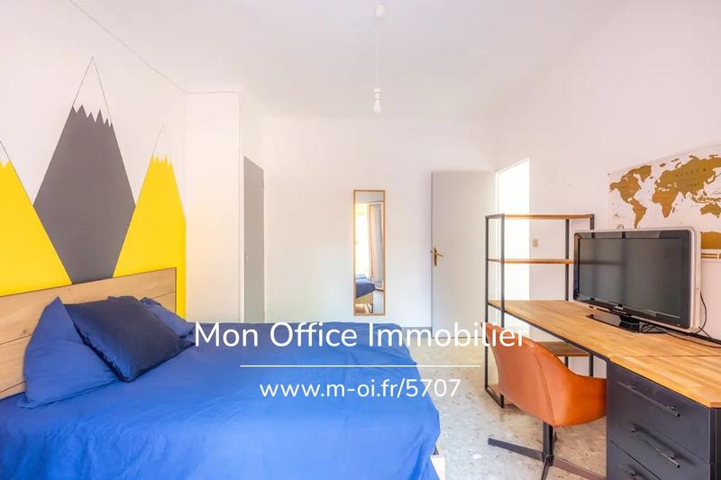 Maison - 225 m² - 8 pièces