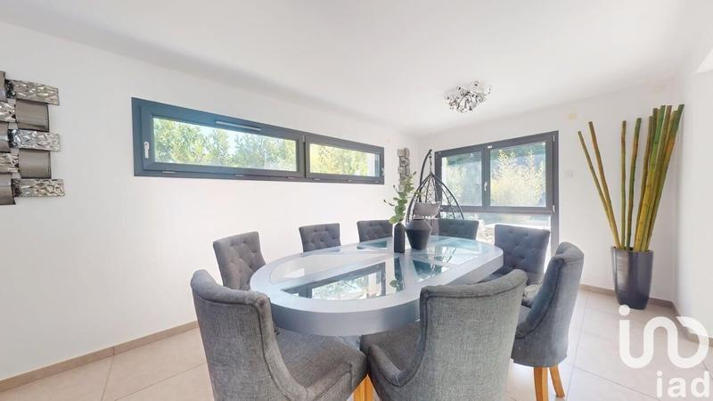 Maison - 201 m² - 8 pièces