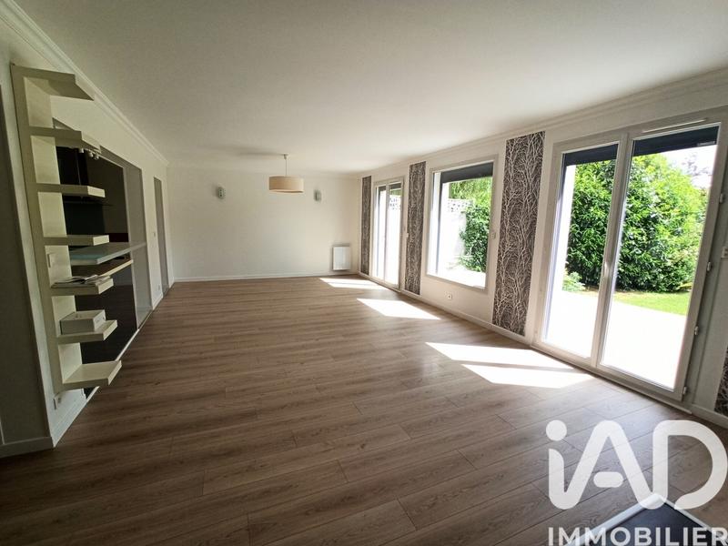 Maison - 200 m² - 8 pièces