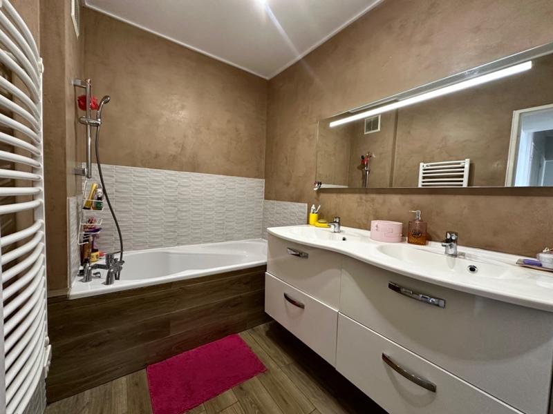 Appartement - 105 m² - 4 pièces