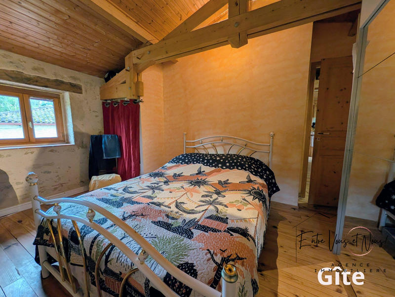 Maison - 290 m² - 9 pièces