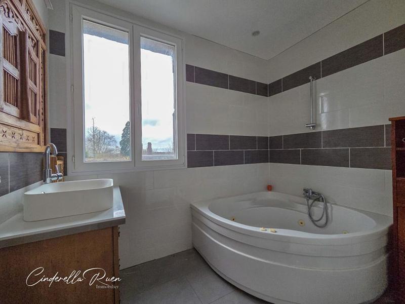 Maison - 275 m² - 11 pièces