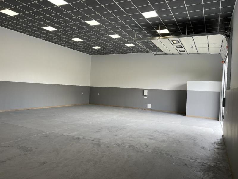 Local d'activité / Entrepôt - 184 m²
