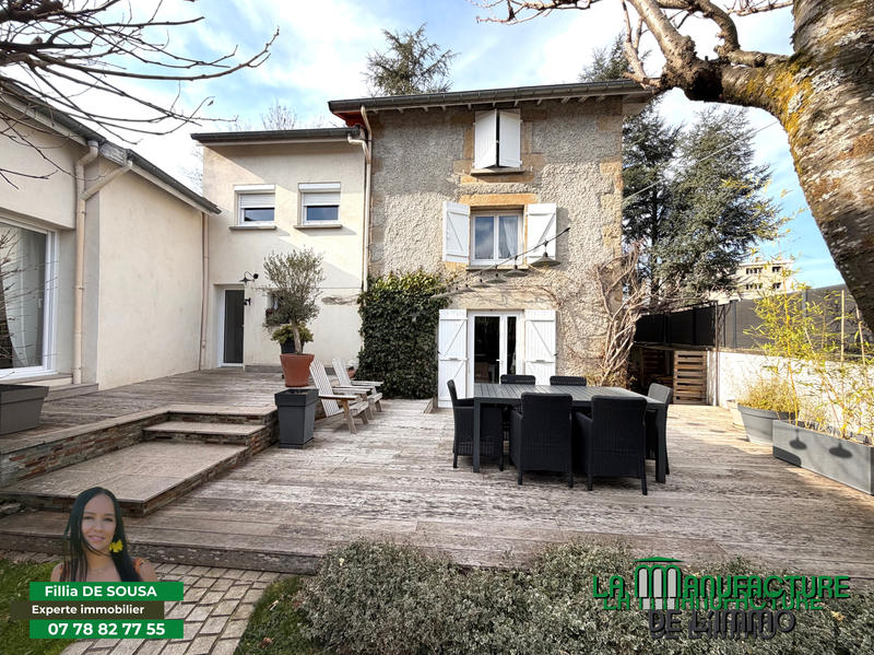 Maison - 218 m² - 6 pièces