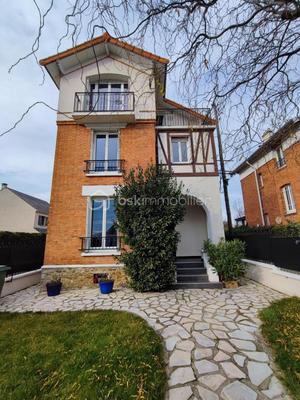 Maison - 156 m² - 6 pièces