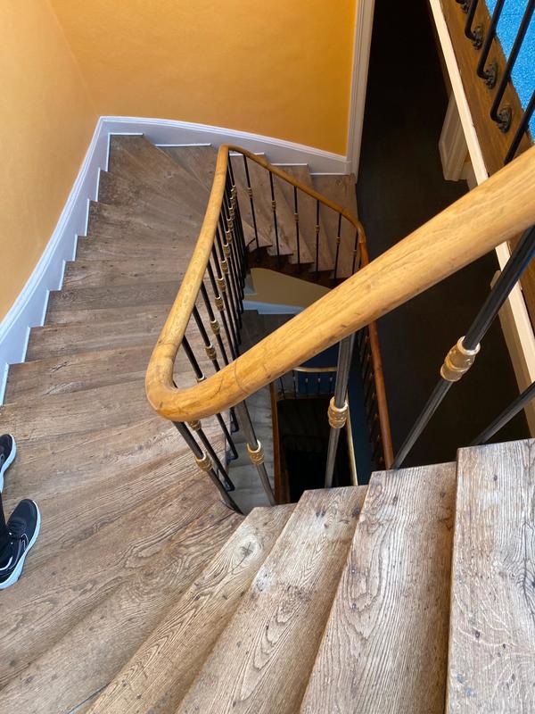 Local commercial - 1 300 m² - 50 pièces