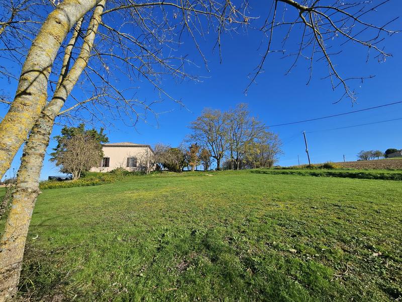 Maison traditionnelle - 290 m² - 7 pièces