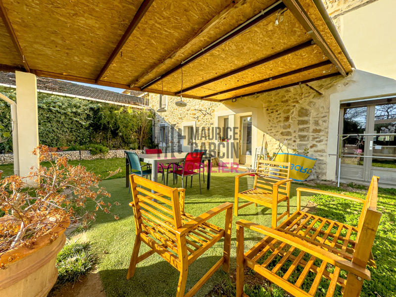 Maison - 260 m² - 10 pièces