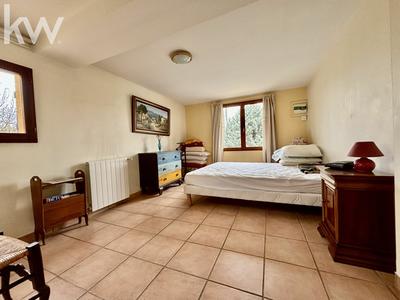 Maison provençale - 181 m² - 7 pièces