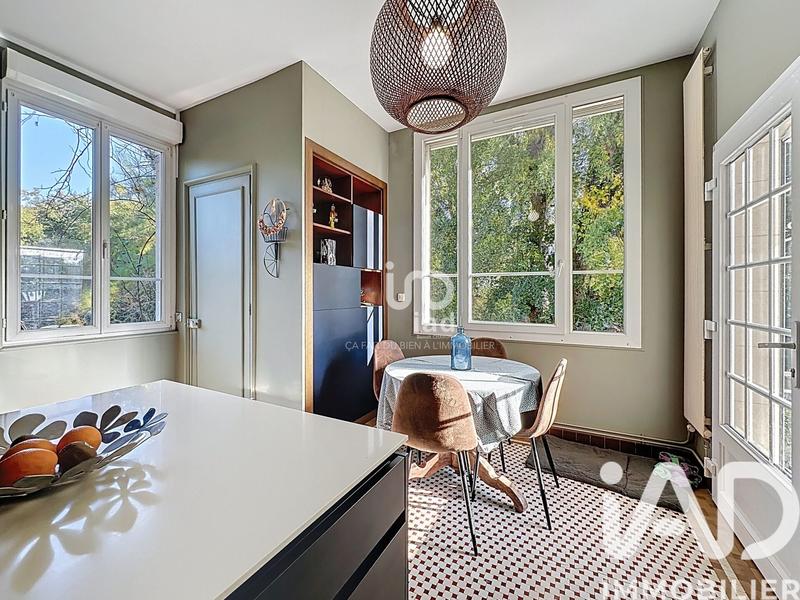 Maison - 210 m² - 8 pièces