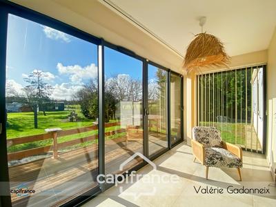 Local commercial - 143 m² - 5 pièces