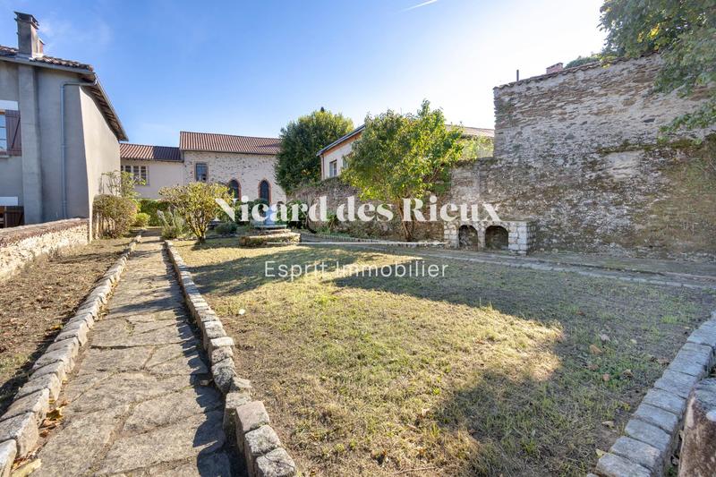 Maison - 278 m² - 12 pièces