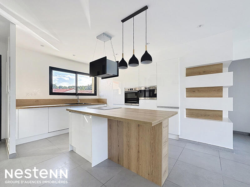 Maison - 96 m² - 4 pièces