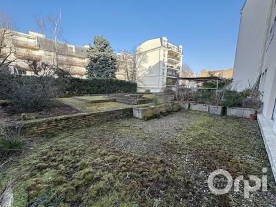 Appartement - 93 m² - 5 pièces