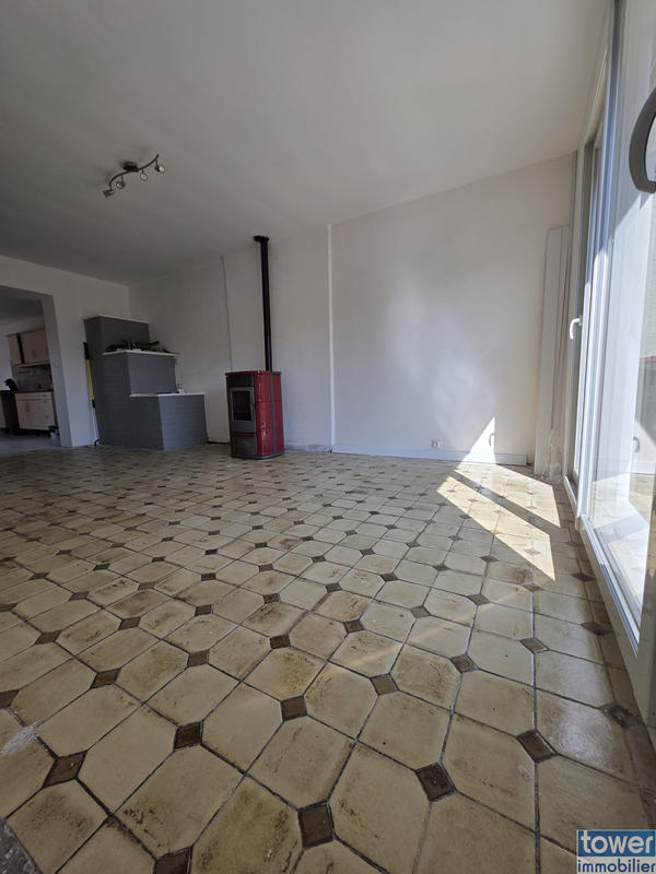 Maison - 92 m² - 5 pièces
