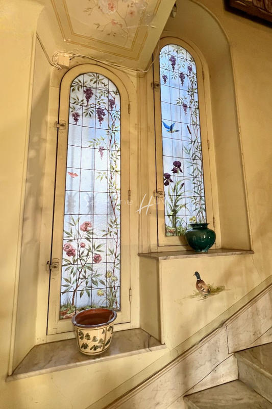 Maison - 334 m² - 10 pièces