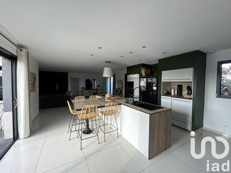 Maison - 185 m² - 7 pièces