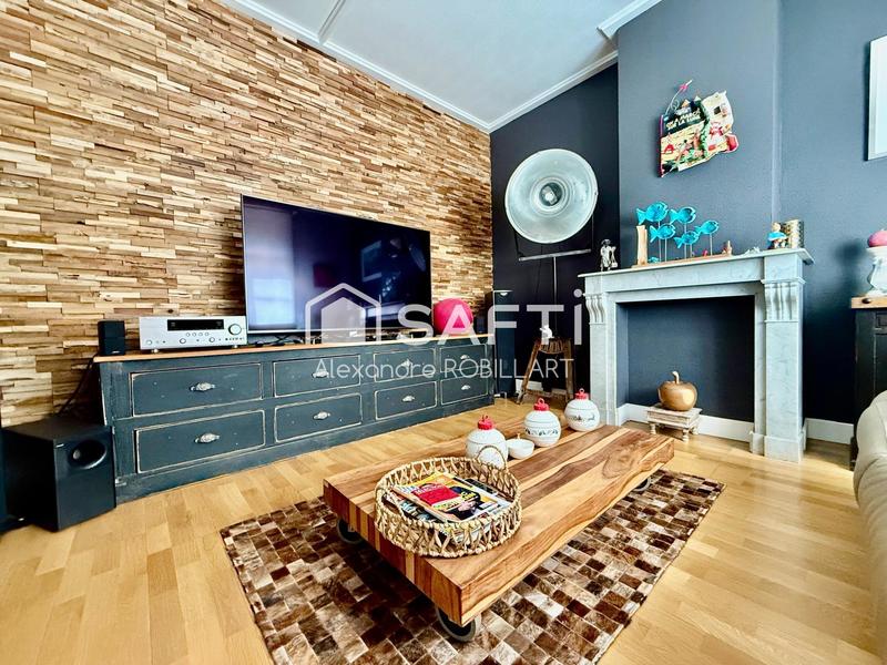 Maison - 210 m² - 8 pièces