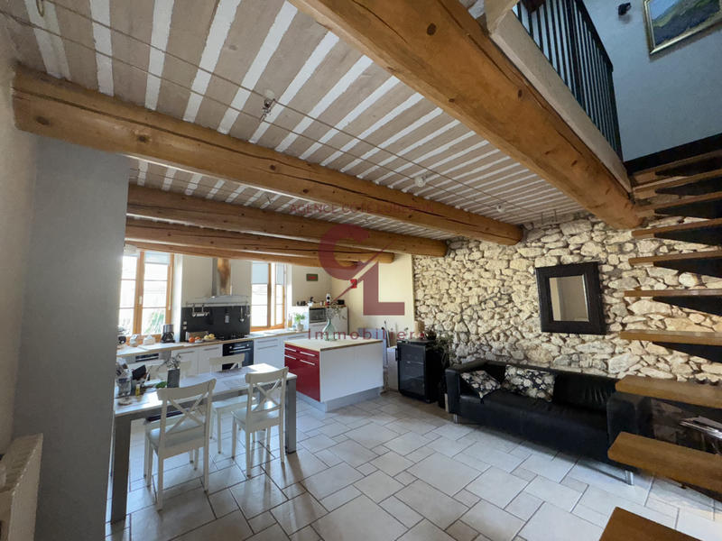 Maison - 270 m² - 6 pièces