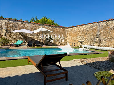 Maison - 260 m² - 9 pièces