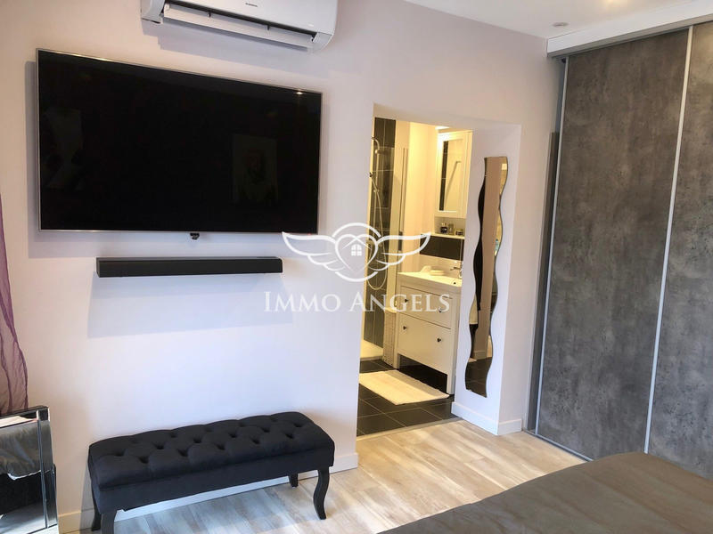 Maison traditionnelle - 163 m² - 8 pièces