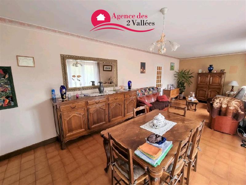 Maison - 235 m² - 10 pièces