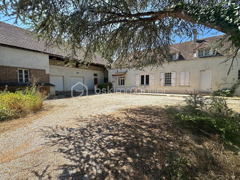 Corps de ferme - 170 m² - 9 pièces