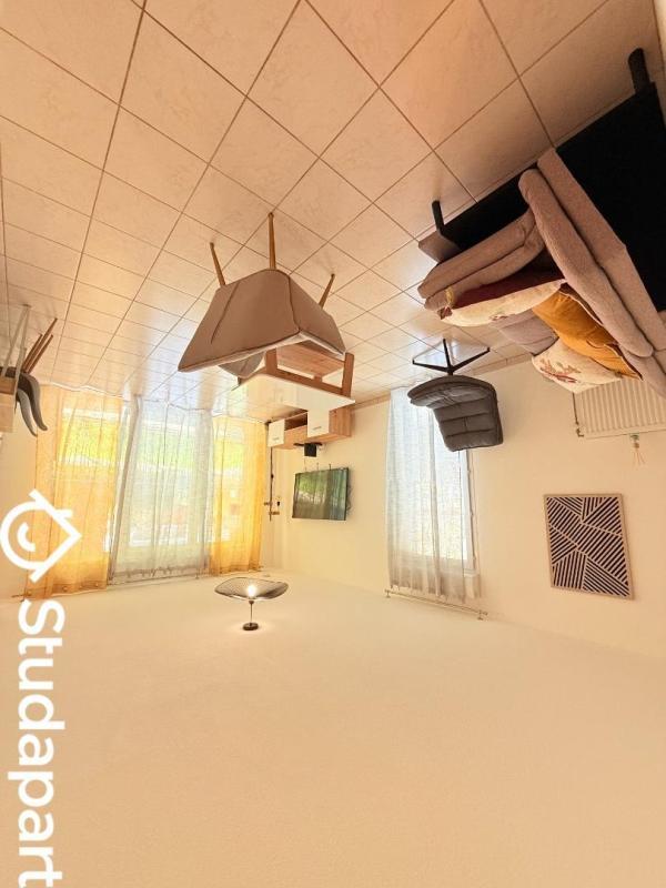 Chambre - 9 m² - 1 pièce