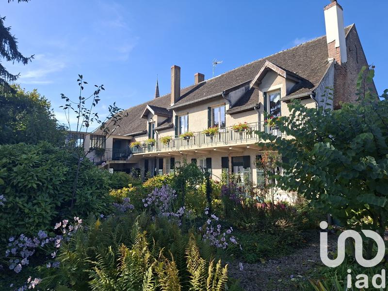 Maison - 330 m² - 8 pièces