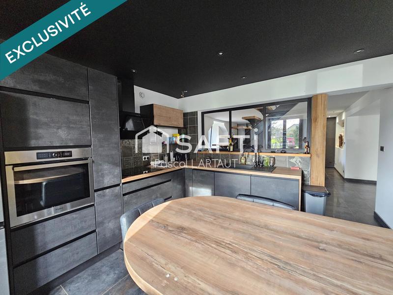 Maison - 216 m² - 7 pièces