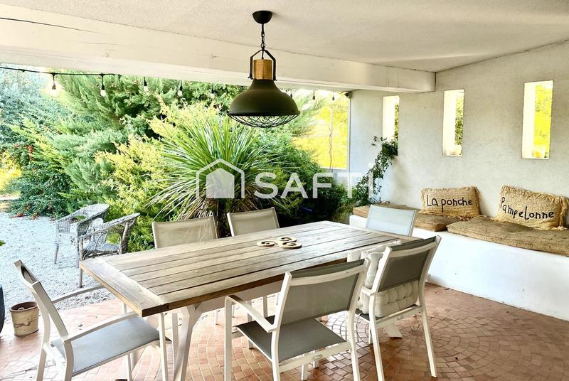 Maison - 267 m² - 8 pièces