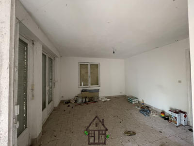 Maison - 270 m² - 16 pièces