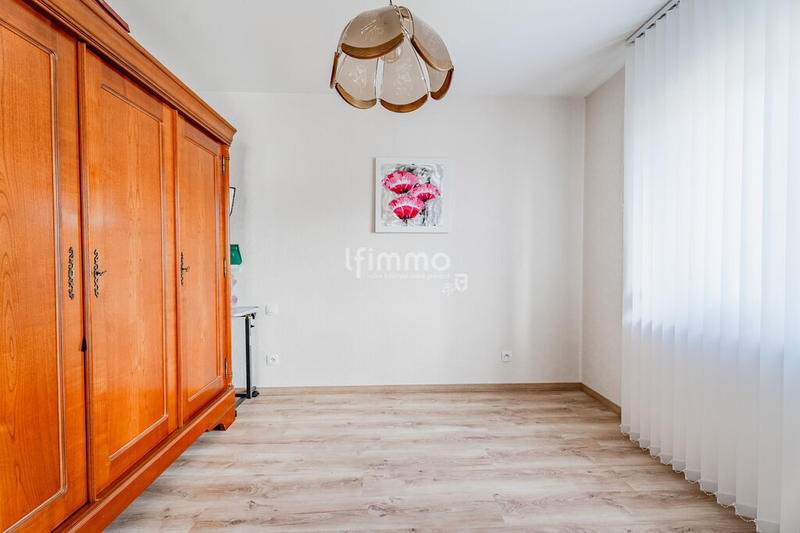 Maison - 216 m² - 6 pièces
