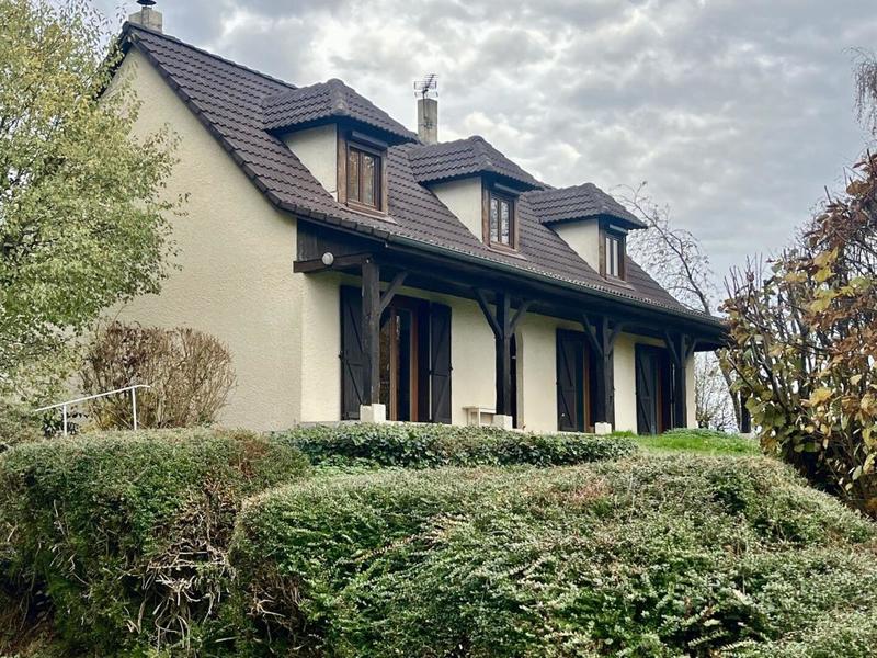Maison - 155 m² - 8 pièces