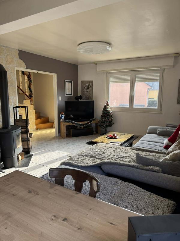 Maison - 90 m² - 5 pièces