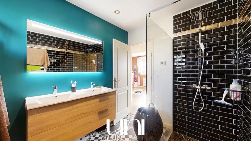 Maison - 111 m² - 5 pièces