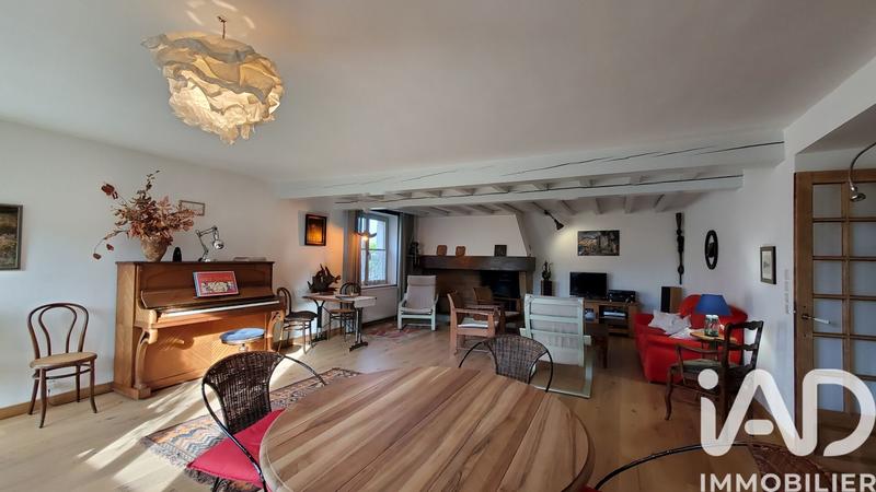 Maison - 207 m² - 7 pièces