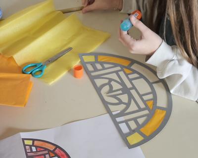 Atelier vitrail enfant 6-12 ans : Art déco et chocolat chaud