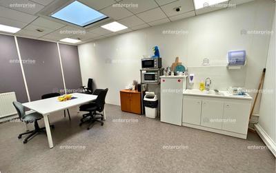 Local d'activité / Entrepôt - 741 m²