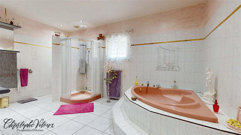 Villa - 200 m² - 5 pièces