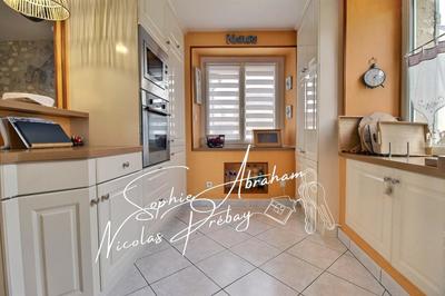 Maison - 165 m² - 9 pièces