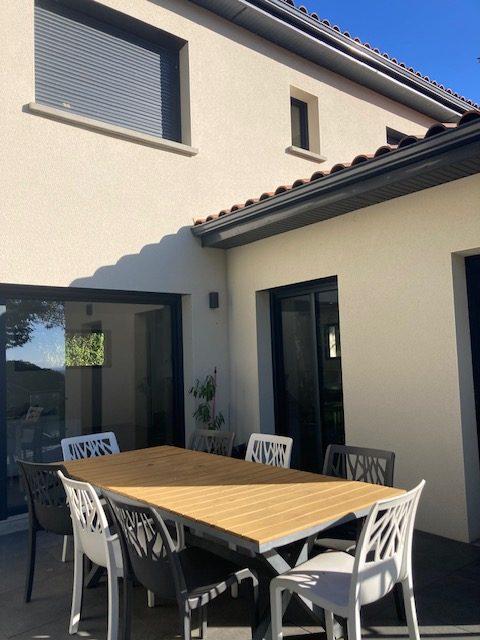 Maison - 201 m² - 6 pièces