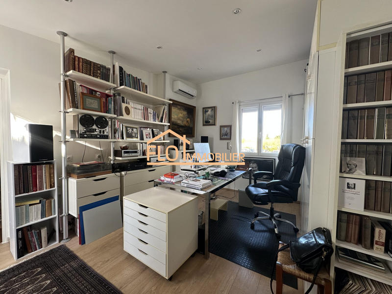 Maison - 230 m² - 7 pièces