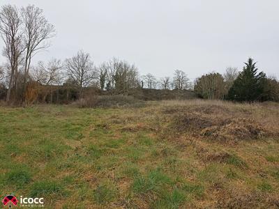 Terrain constructible - 830 m²