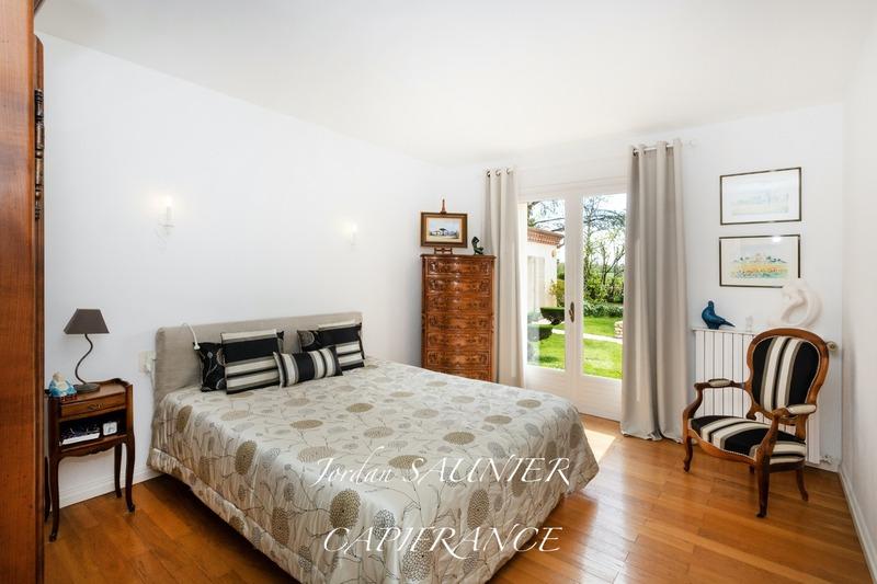 Maison - 182 m² - 7 pièces