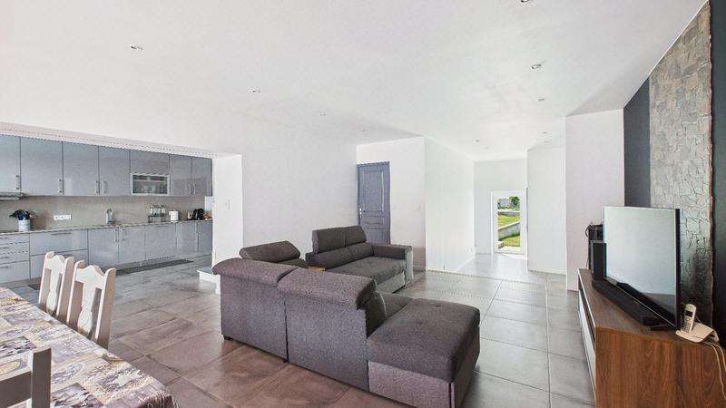 Maison - 210 m² - 7 pièces