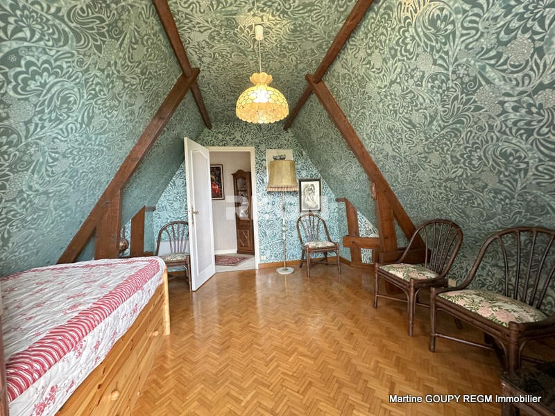 Maison - 175 m² - 7 pièces