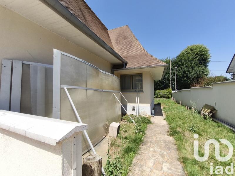 Maison - 303 m² - 9 pièces