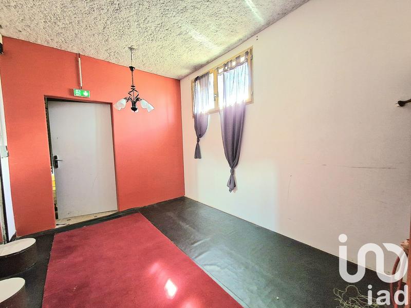 Maison - 300 m² - 4 pièces